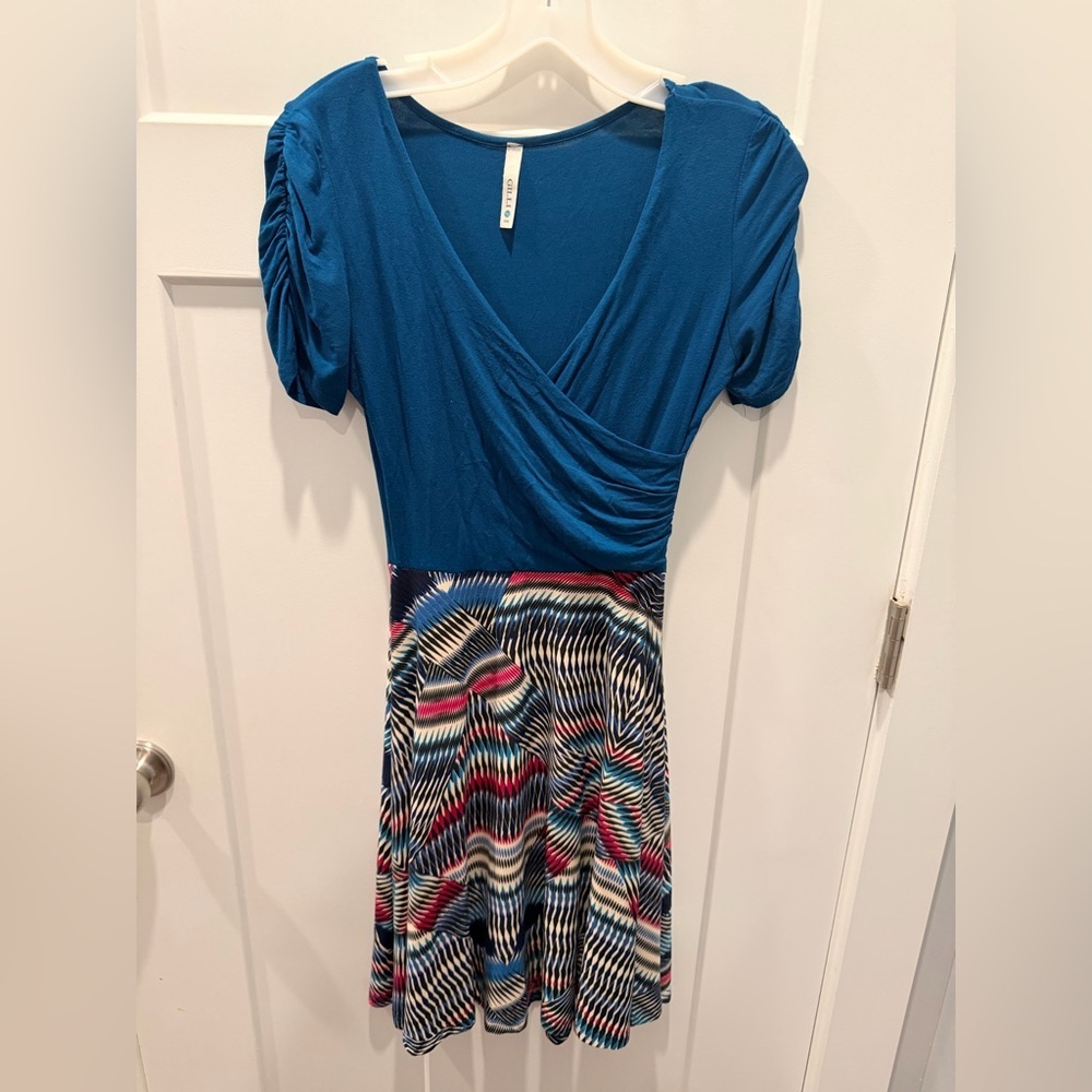 Gilli Blue Wrap Dress Womens Ruched Waist Short Sleeve Printed Skirt Fit Small